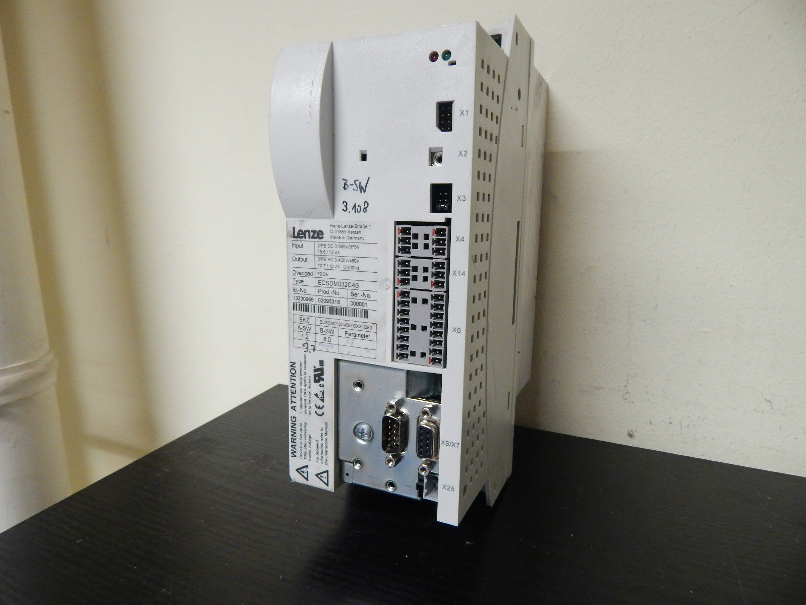 Lenze ECSDM032C4B  Servo Drive