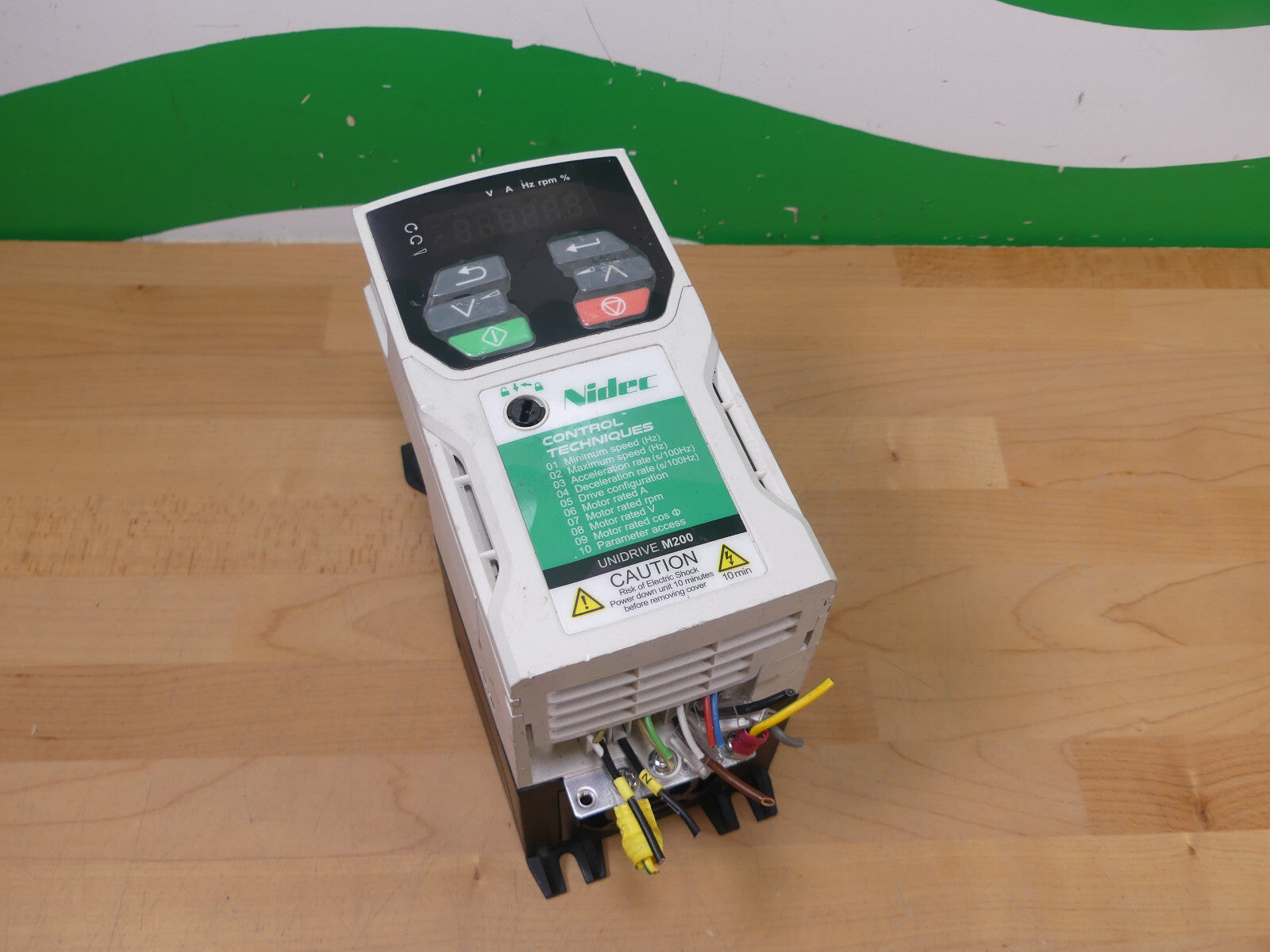 Nidec Unidrive M200-012 00017 A  M200-01200017A