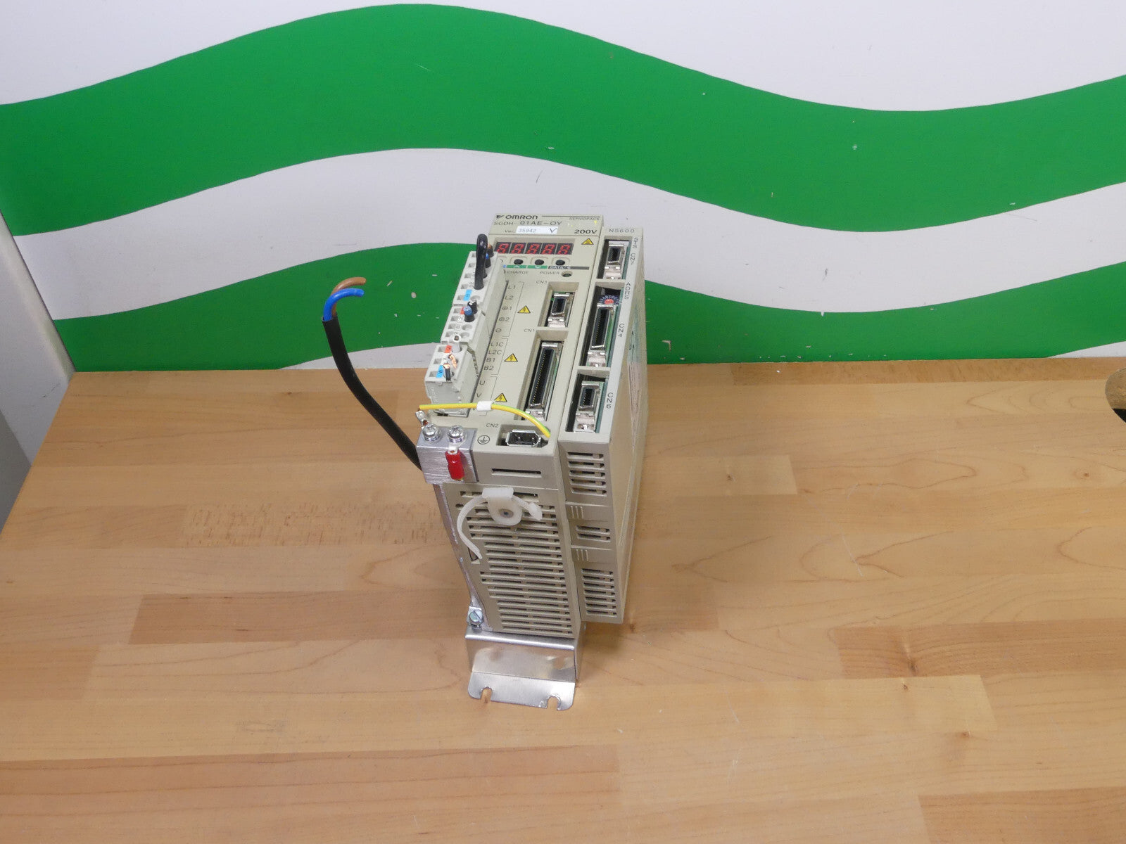 YASKAWA SGDH-02AE-0Y MIT JUSP-NS600