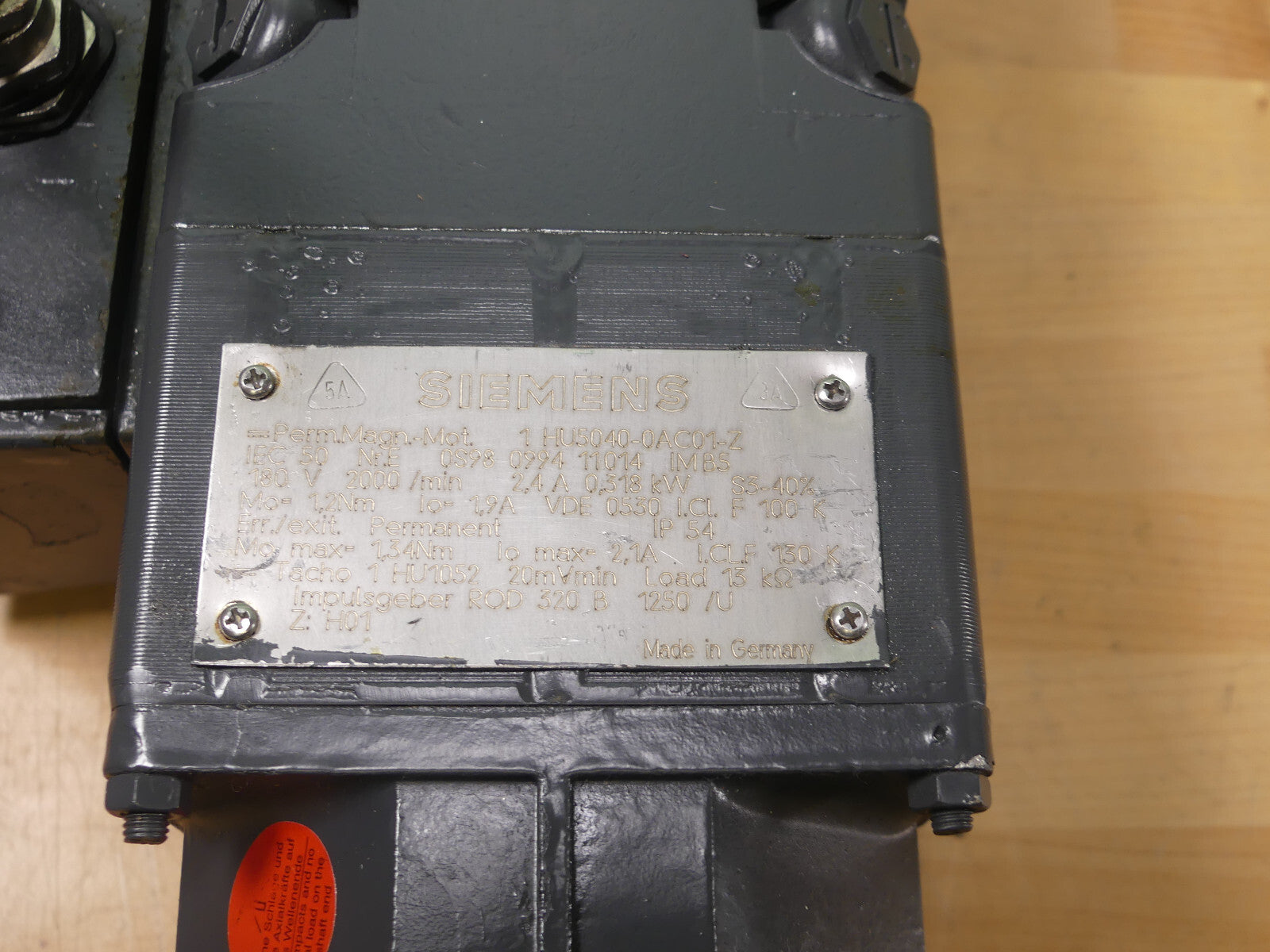 Siemens Permanent Magnet Motor 1HU5040-0AC01-Z    1HU5 040-0AC01-Z