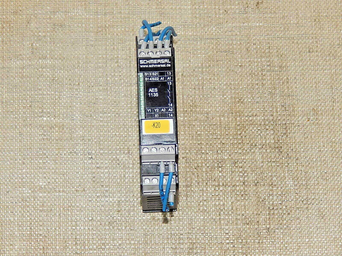  Schmersal  AES 1135 Ue 24 VDC, Safetyrelais/Schutztürüberwachung  used
