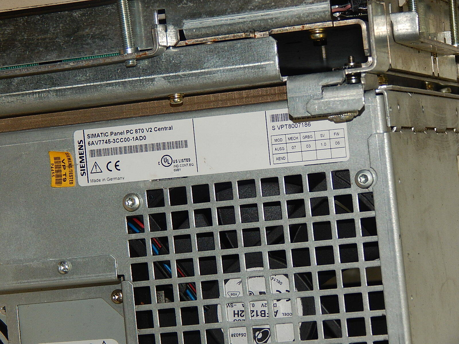  Siemens Simatic Panel PC 870  6AV7745-3CC00-1AD0  (Windos 2000) used