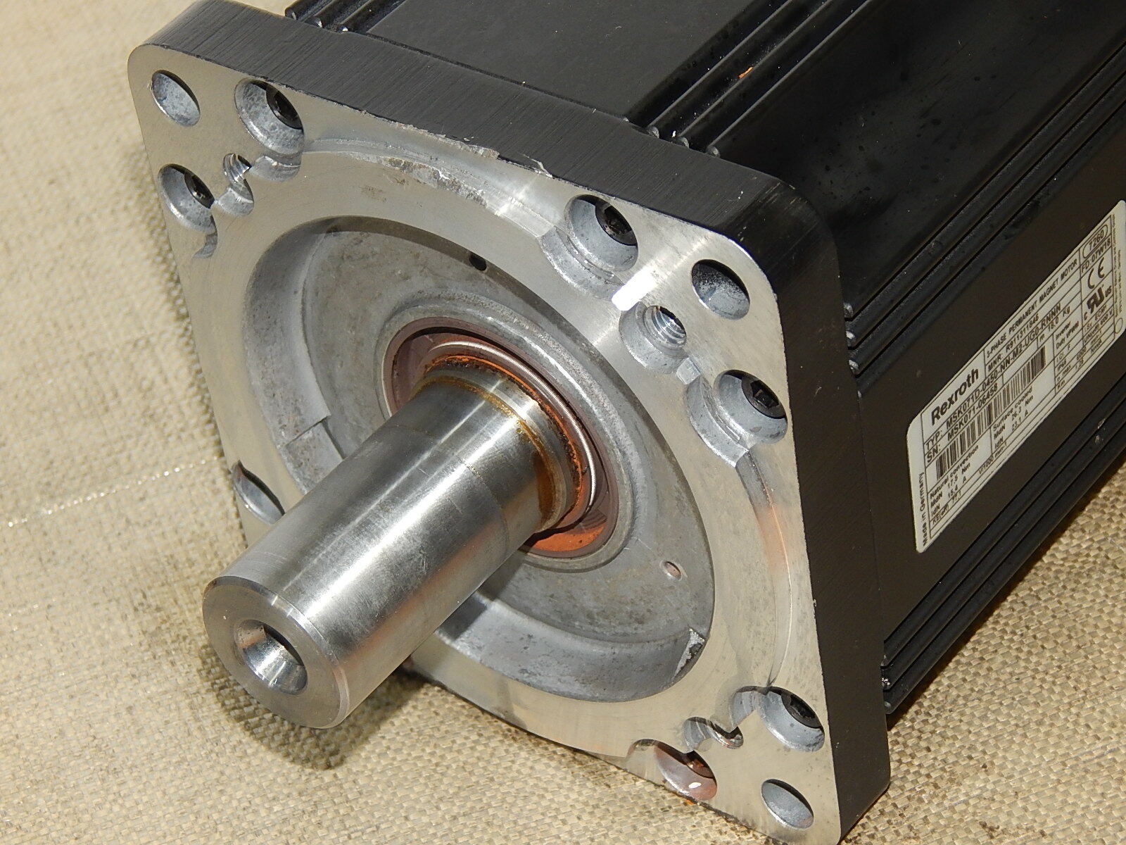 Rexroth 3~Phase Permanent Magnet Motor  MSK071D-0450-NN-M2-UG0-RNNN  used 