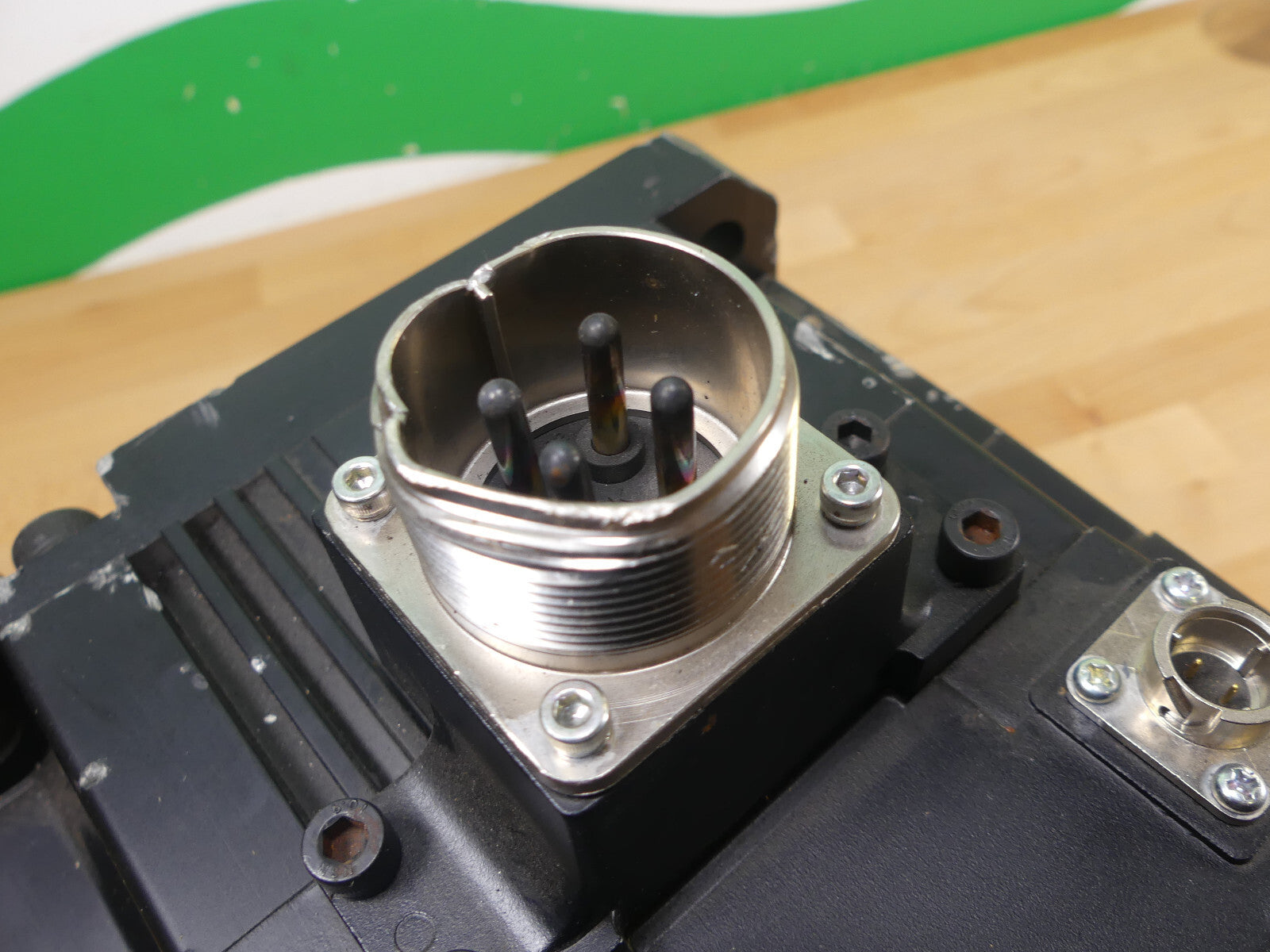 MITSUBISHI ELECTRIC HF-H204BS Leicht Beschädgit s.Bilder