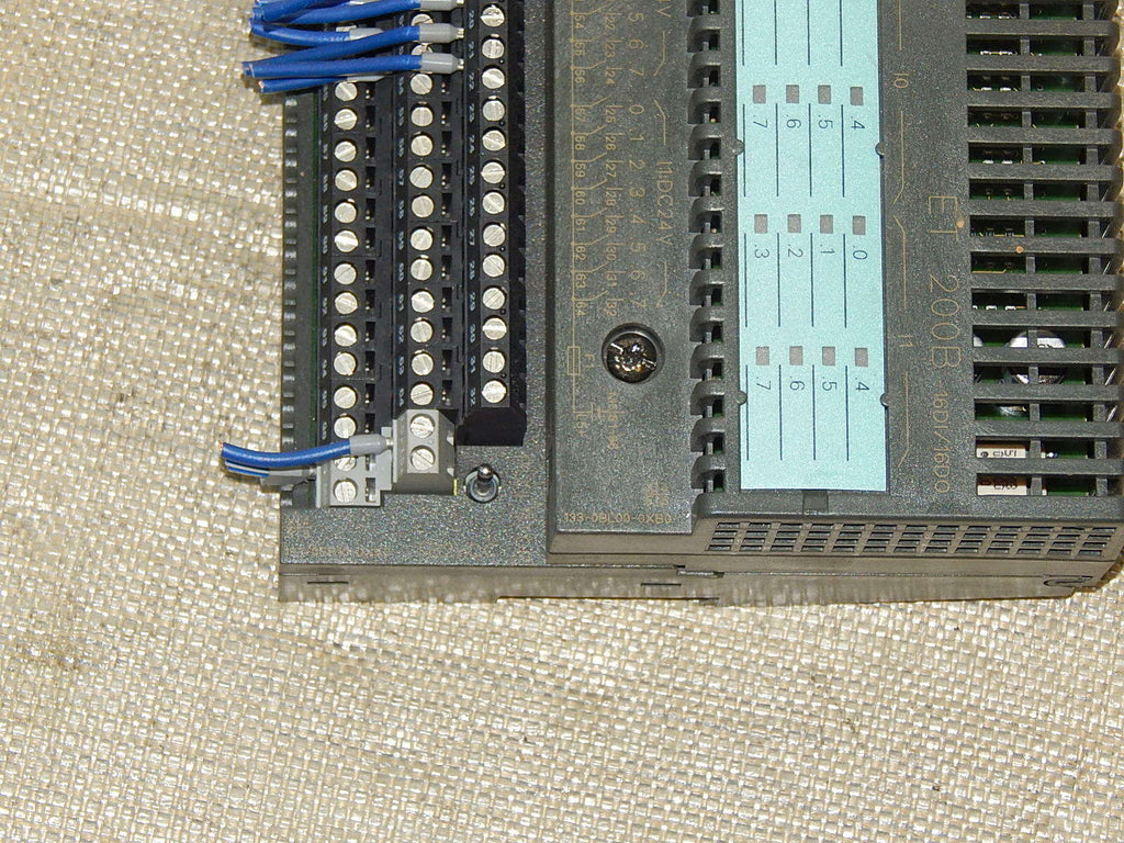 SIEMENS SIMATIC S7 6ES7 133-0BL00-0XB0 E:3 + 6ES7 193-0CB10-0XA0 E:3  used