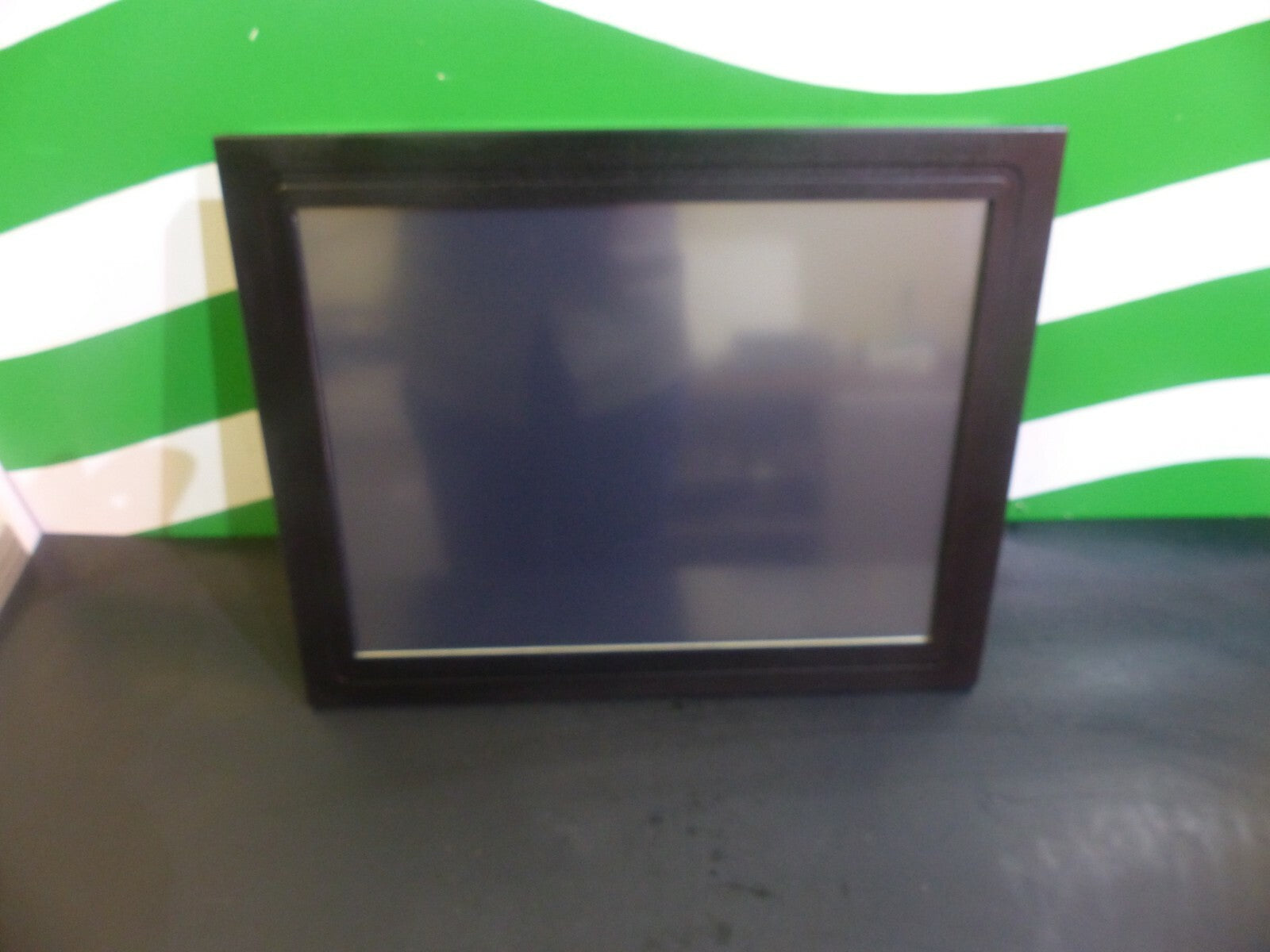 Advantech IDS-3215G-40XGA1E //  IDS-3215R-40XGA1E