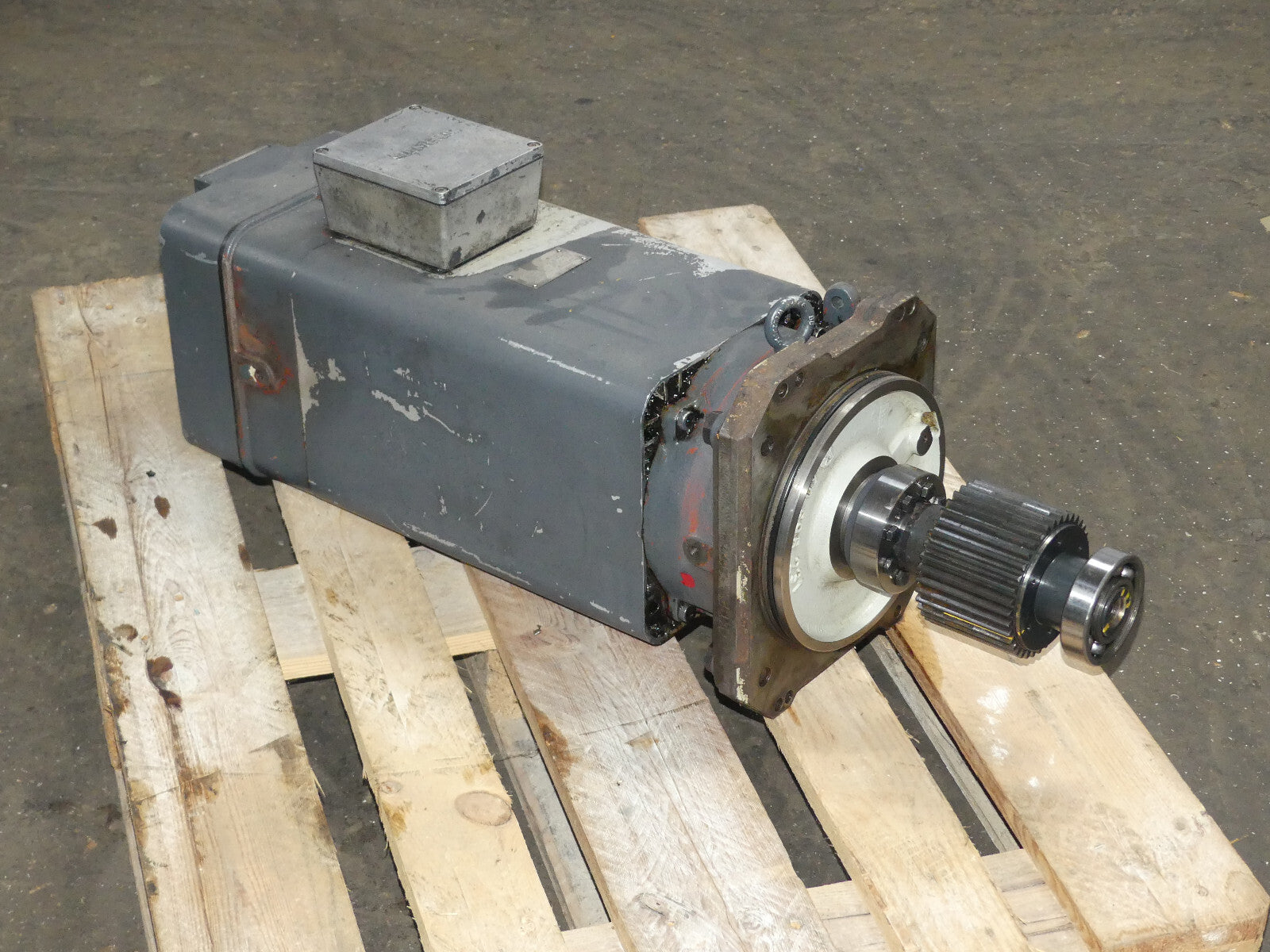 SIEMENS 1PH6137-4NG46-Z
