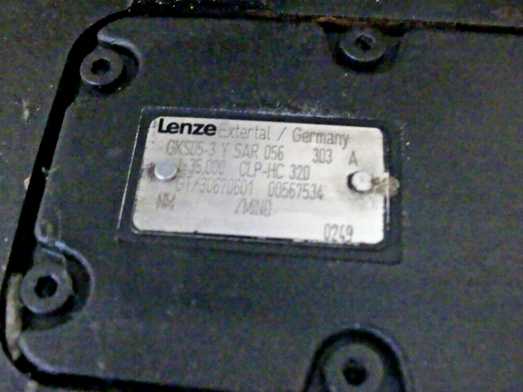 Lenze 3~Servomotor MDSKSBS056-23 inkl. Getriebe GKS05-3Y SAR 056 303 A