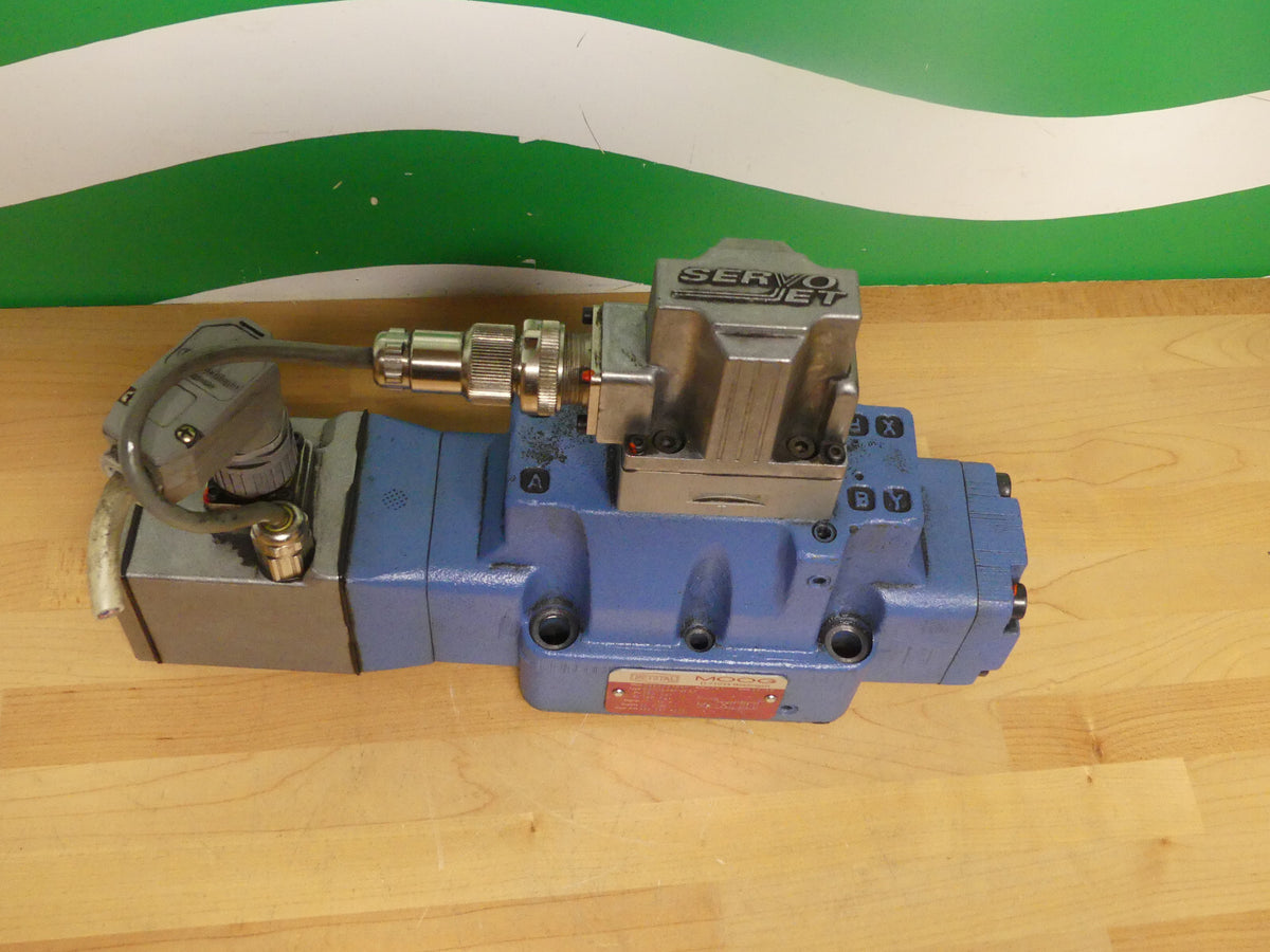 Netstal Moog Servo Ventil D061-814A J09HOAMEHB2  Mod. D662Z2705F / D02HXAMFNEA2