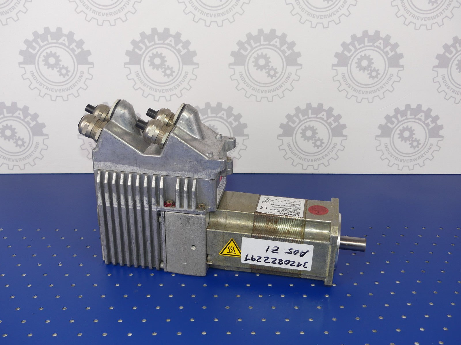 SIEMENS 6SN2155-2BD11-1BA1 SERVOMOTOR