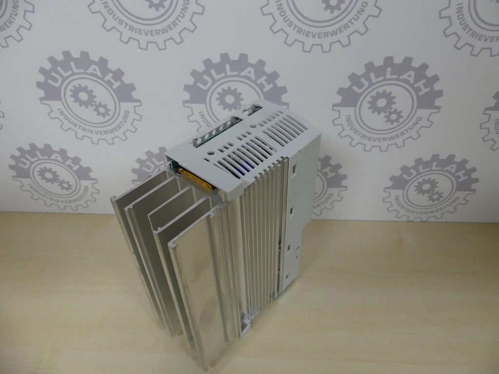 Lenze Frequenzumrichter 8200 vector 0.75 kW / 1.0 hp / E82EV751_4C / 13127094