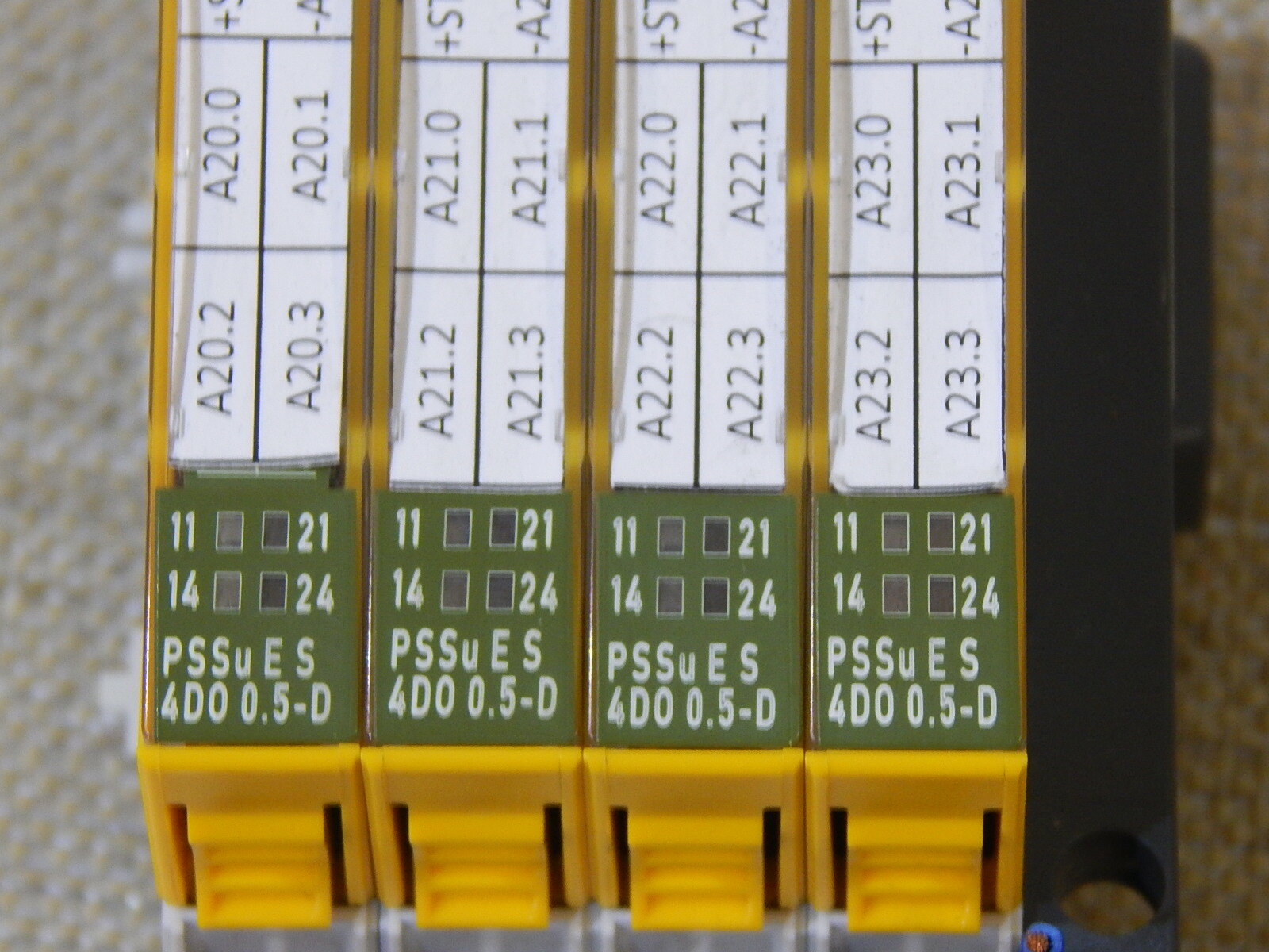 4x PILZ Elektronikmodul PSSu E S 4DO 0.5-D Used