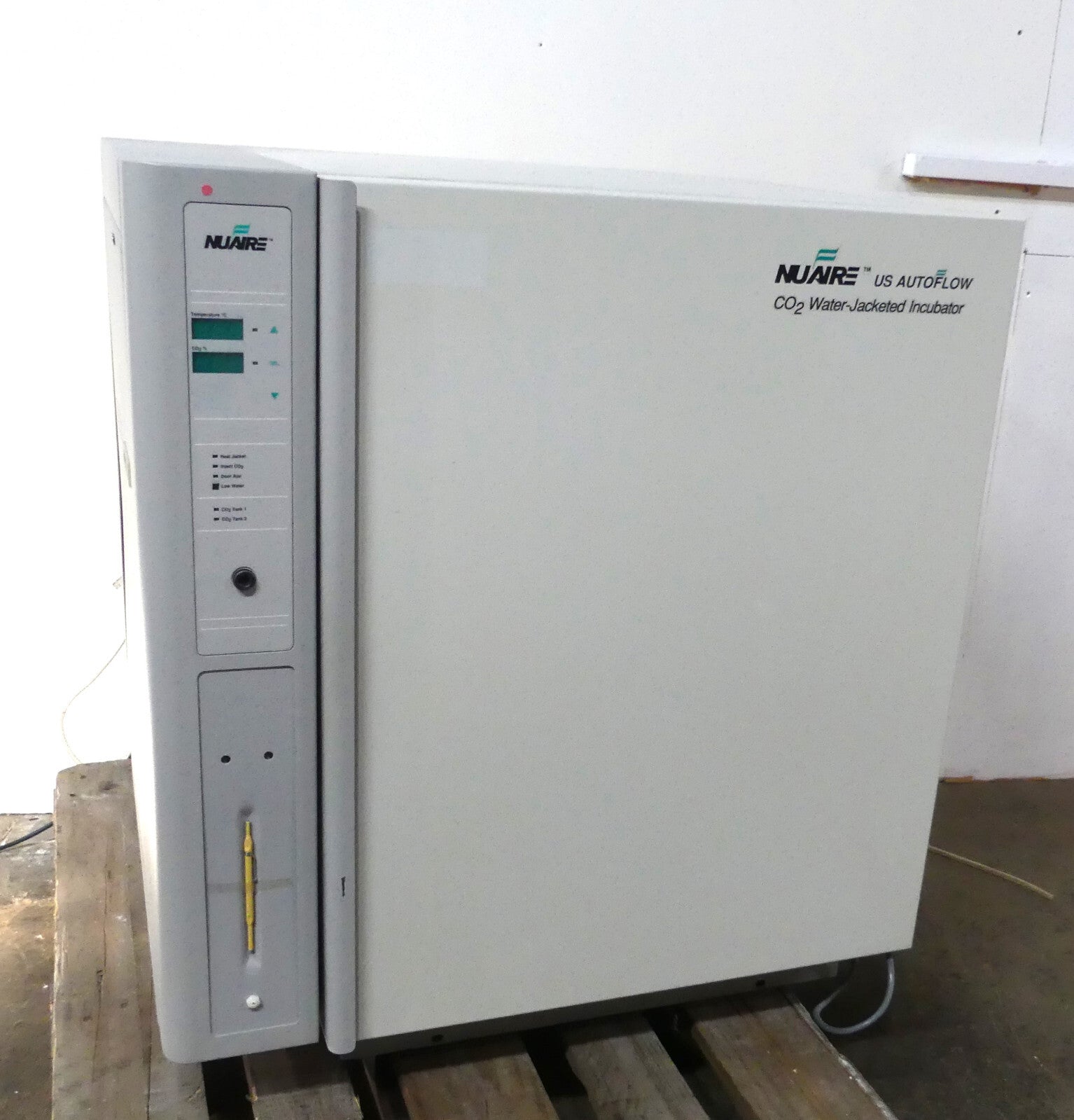 Nuaire NU-4500E CO2 Water-Jacketed Incubator