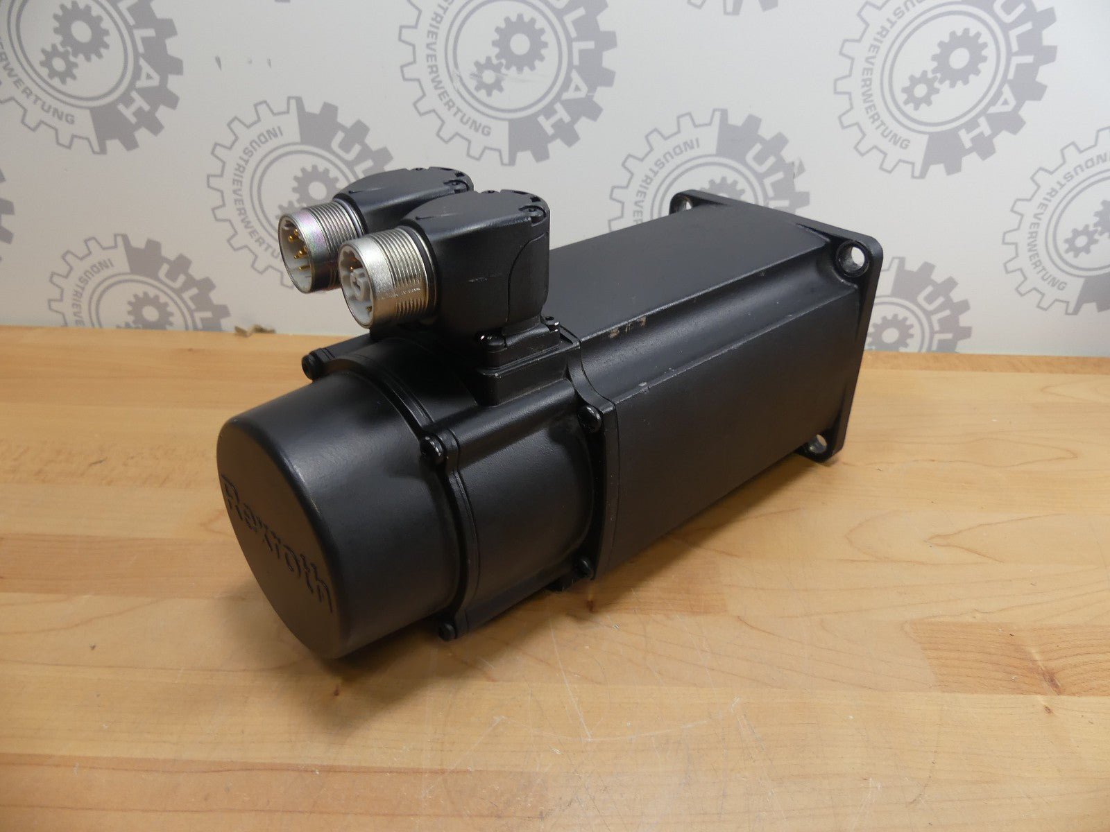 REXROTH MSK050C-0300-NN-M2-UG0-RNNN