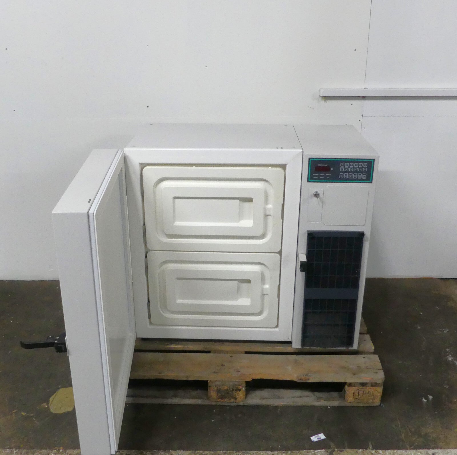 New Brunswick Scientific Innova U101 Ultra Low Temperature Freezer