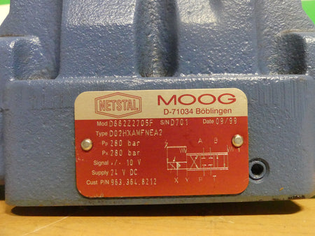 Netstal Moog Servo Ventil D061-814A J09HOAMEHB2  Mod. D662Z2705F / D02HXAMFNEA2