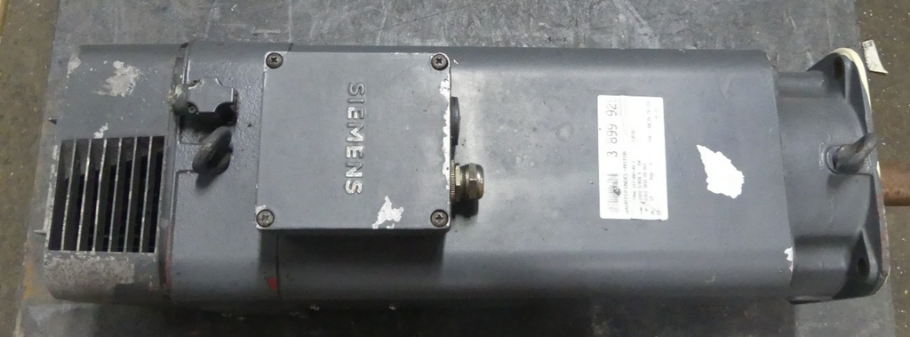 SIEMENS 1 PH6107-4NF46-Z   1PH6 107-4NF46-Z Leicht Beschädgit