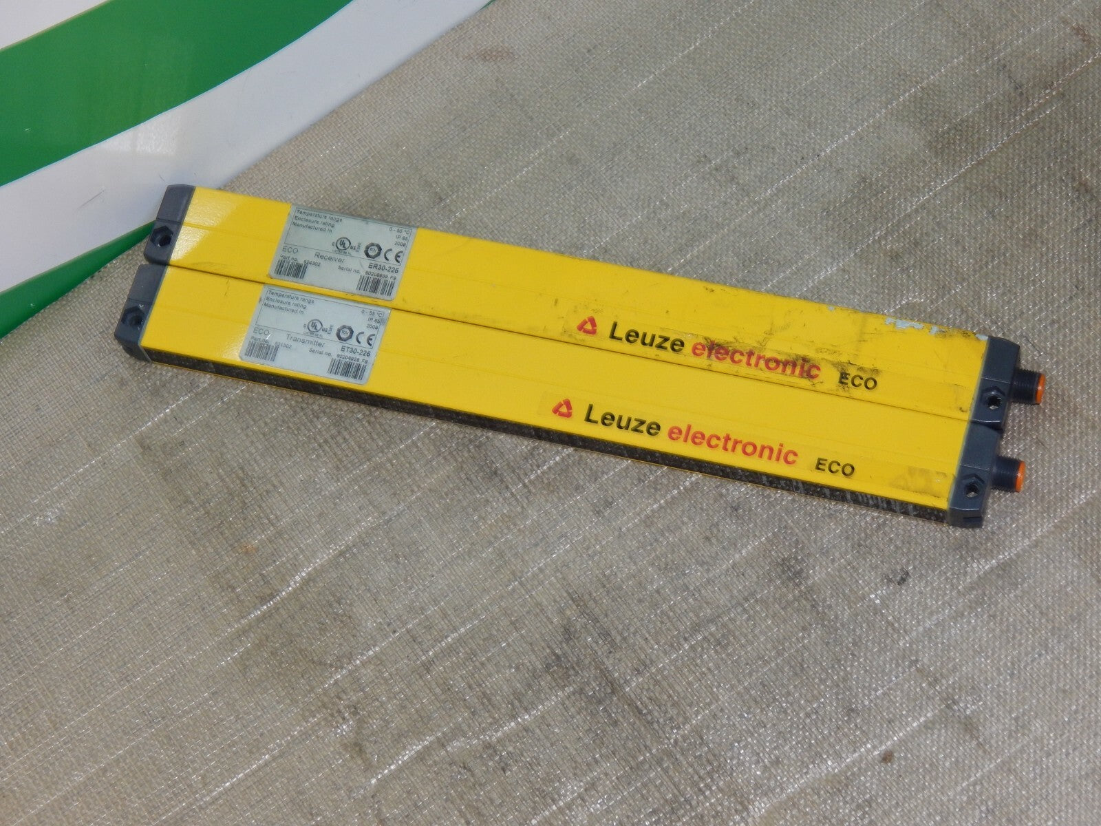 Leuze Lumiflex Receiver + Transmitter ET30-225 + ER30-225 used
