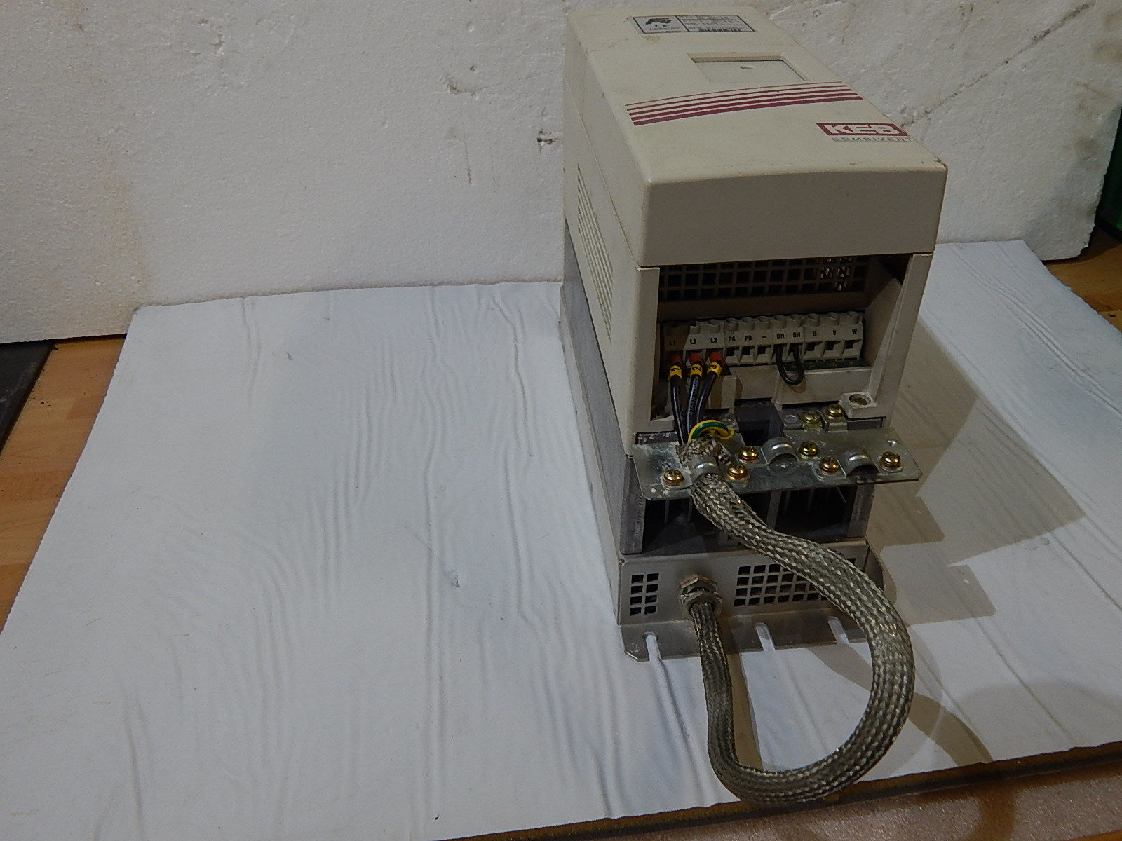 KEB F4 12.F4.S1E-3480/1.2 //12F4S1E348012 12.F4.S1E-3480  6,6kVA 4kW Used