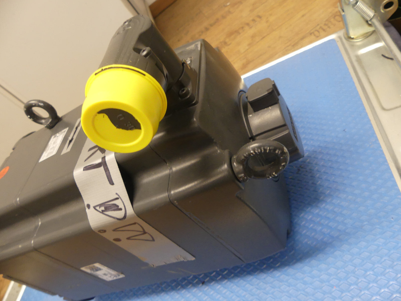 SIEMENS 1FK7105-2AF7 1-1CH1-Z DETEKT