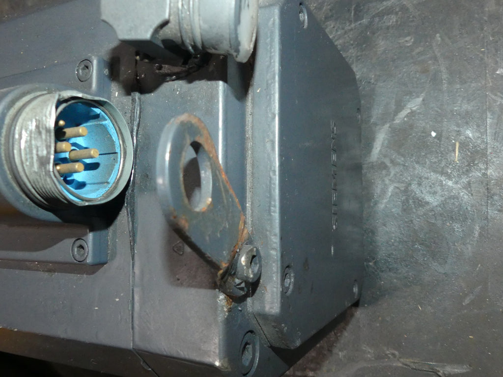 SIEMENS 1FT6105-1AC71-1AG1 Servomotor 