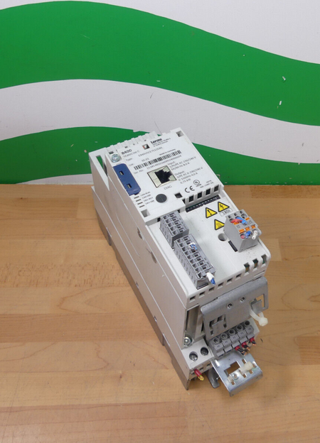 Lenze E84AVSCE7512SX0 Leicht Beschädgit s.Bilder