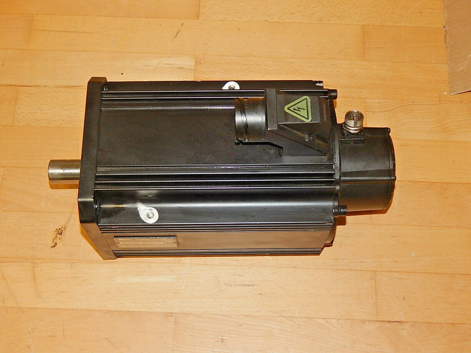 Rexroth Permanent Magnet Motor  MKD112B-048-KP1-AN Used