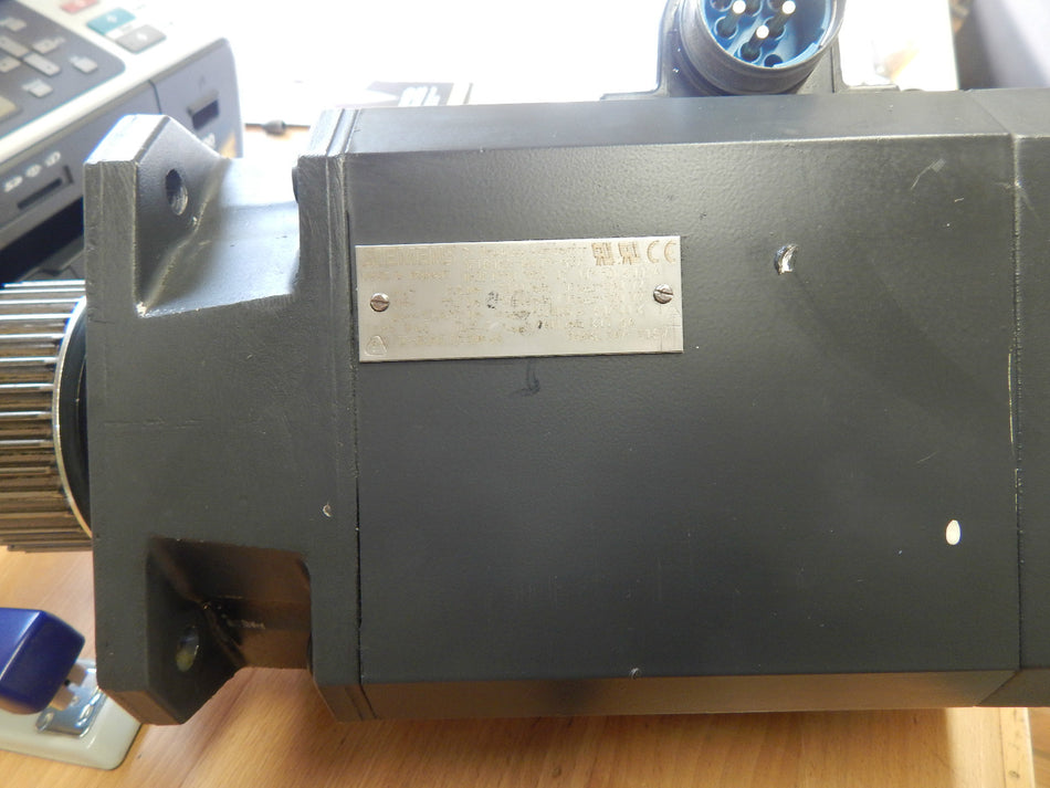 SIEMENS Servomotor 1FT6082-1AF71-4EH1  