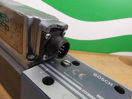 BOSCH Prop. Wegeventil  0 811 404 750  S.Bilder abdeckung beschödigt
