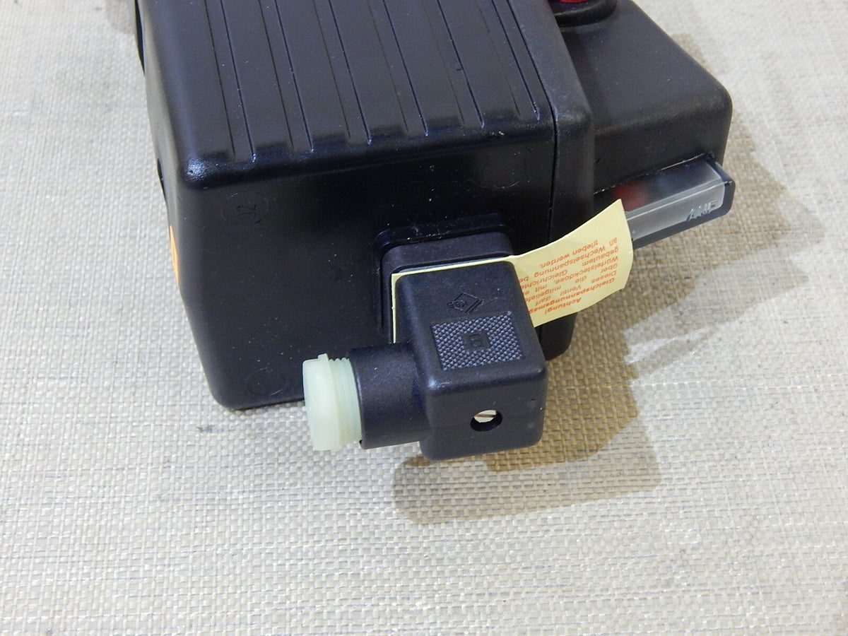Gemü  EPDM 225   -10- +60 GRAD C Kunstoff Magnetventil  220V 50Hz/60Hz Neuwertig