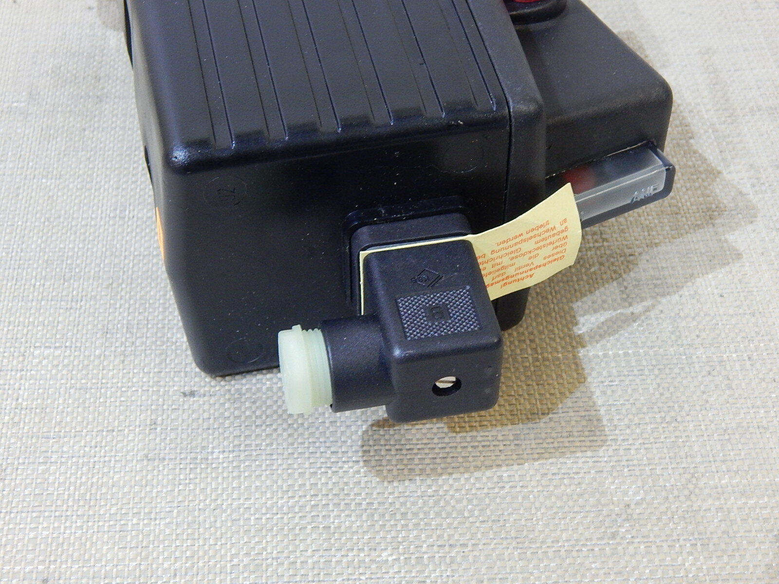 Gemü  EPDM 225   -10- +60 GRAD C Kunstoff Magnetventil  220V 50Hz/60Hz Neuwertig