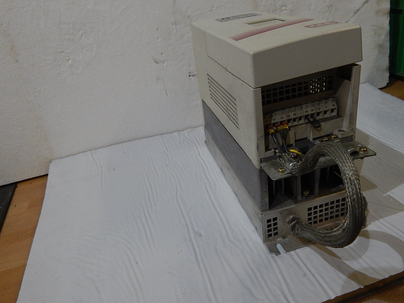 KEB F4 12.F4.S1E-3480/1.2 //12F4S1E348012 12.F4.S1E-3480  6,6kVA 4kW Used