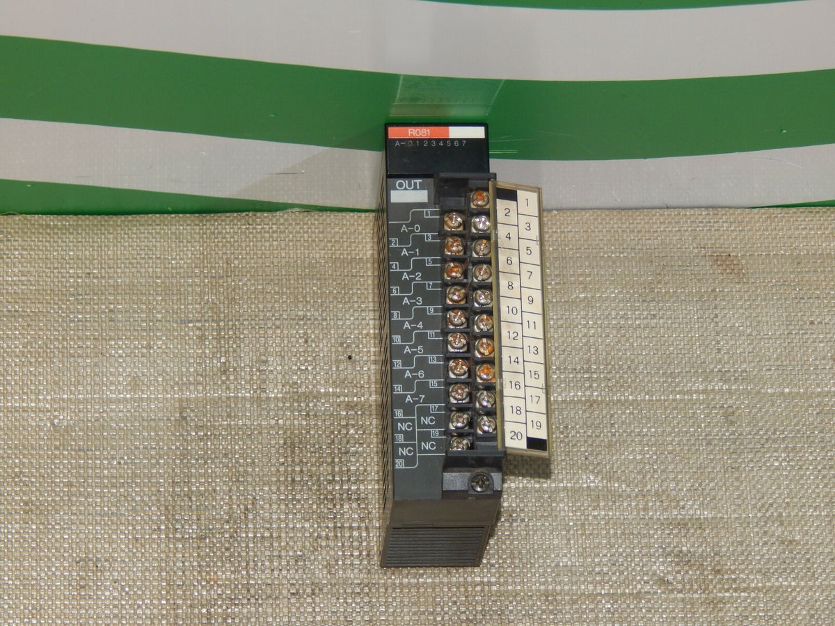  Idec Izumi R081 // PF3S-R081 PF3SR081