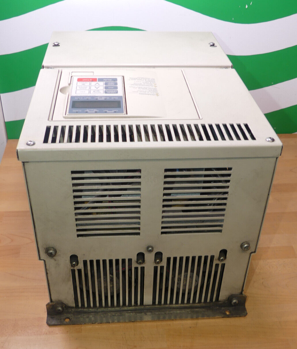 YASKAWA Electric AC DRIVE CIMR-F7E4022