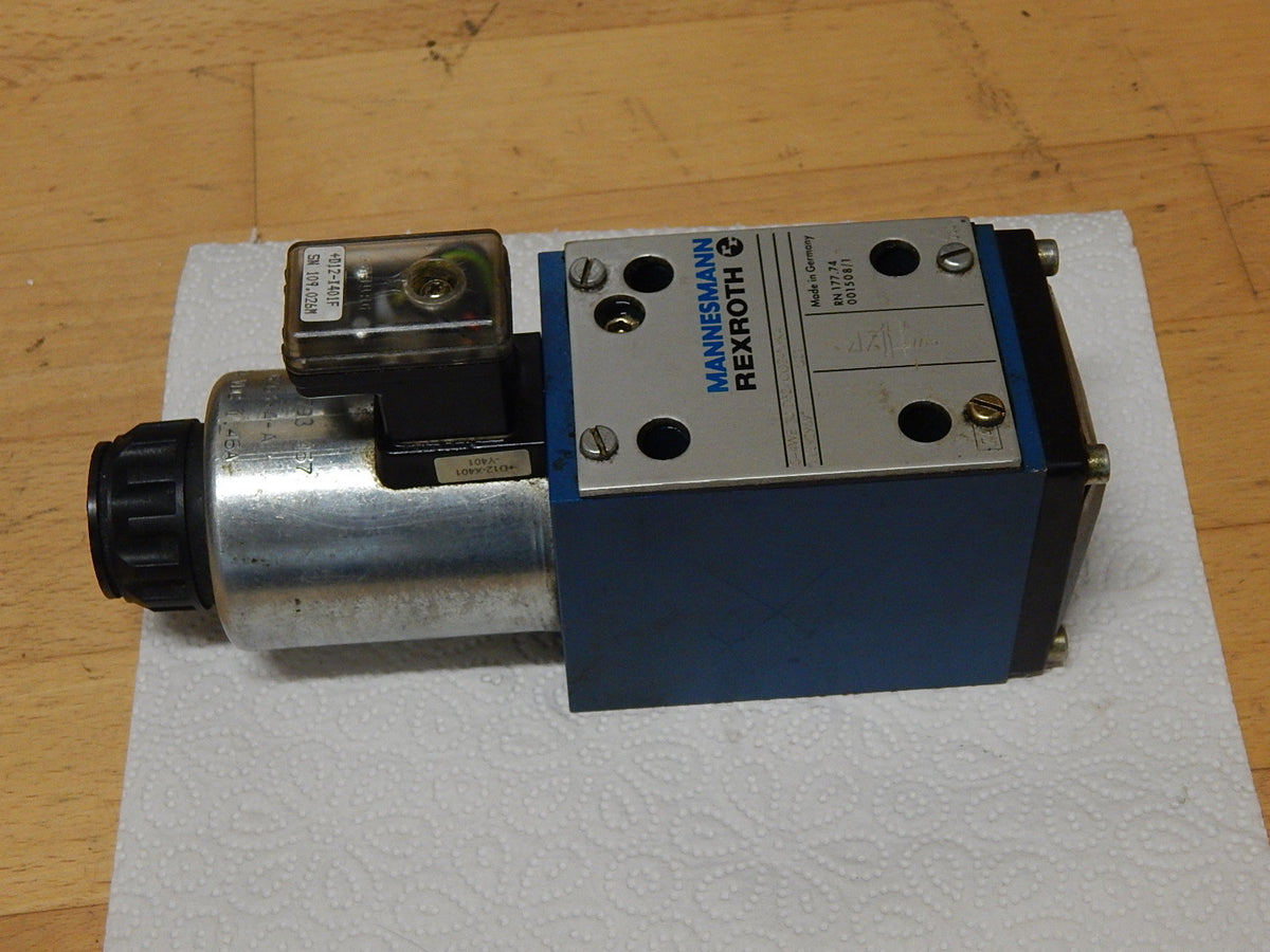 Mannesmann Rexroth Wege-Schieberventil  5-4WE 10 D32//CG24N9K4  Used   