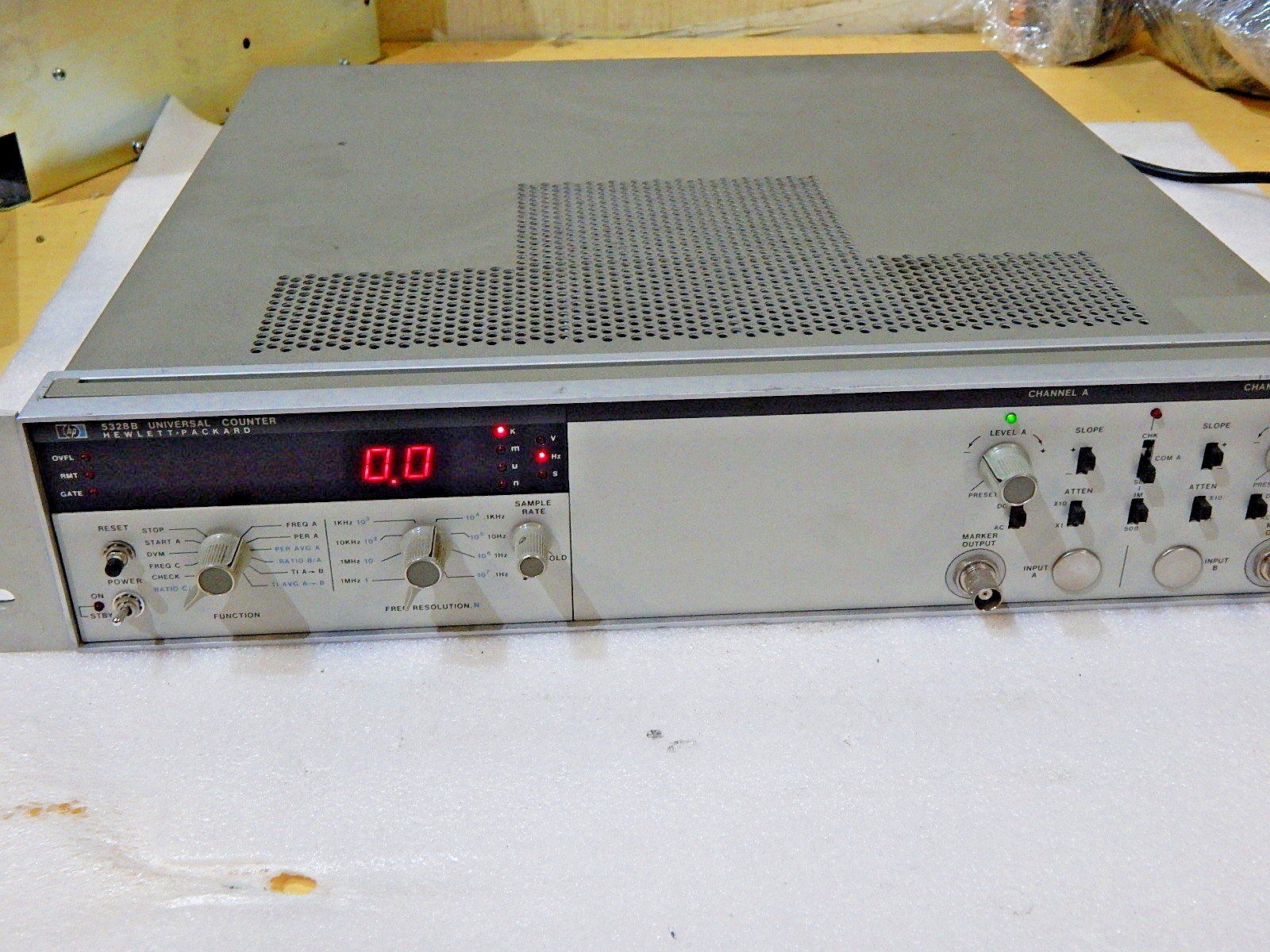 Hewlett Packard - HP 5328B Universal Counter Zähler Messgerät Used