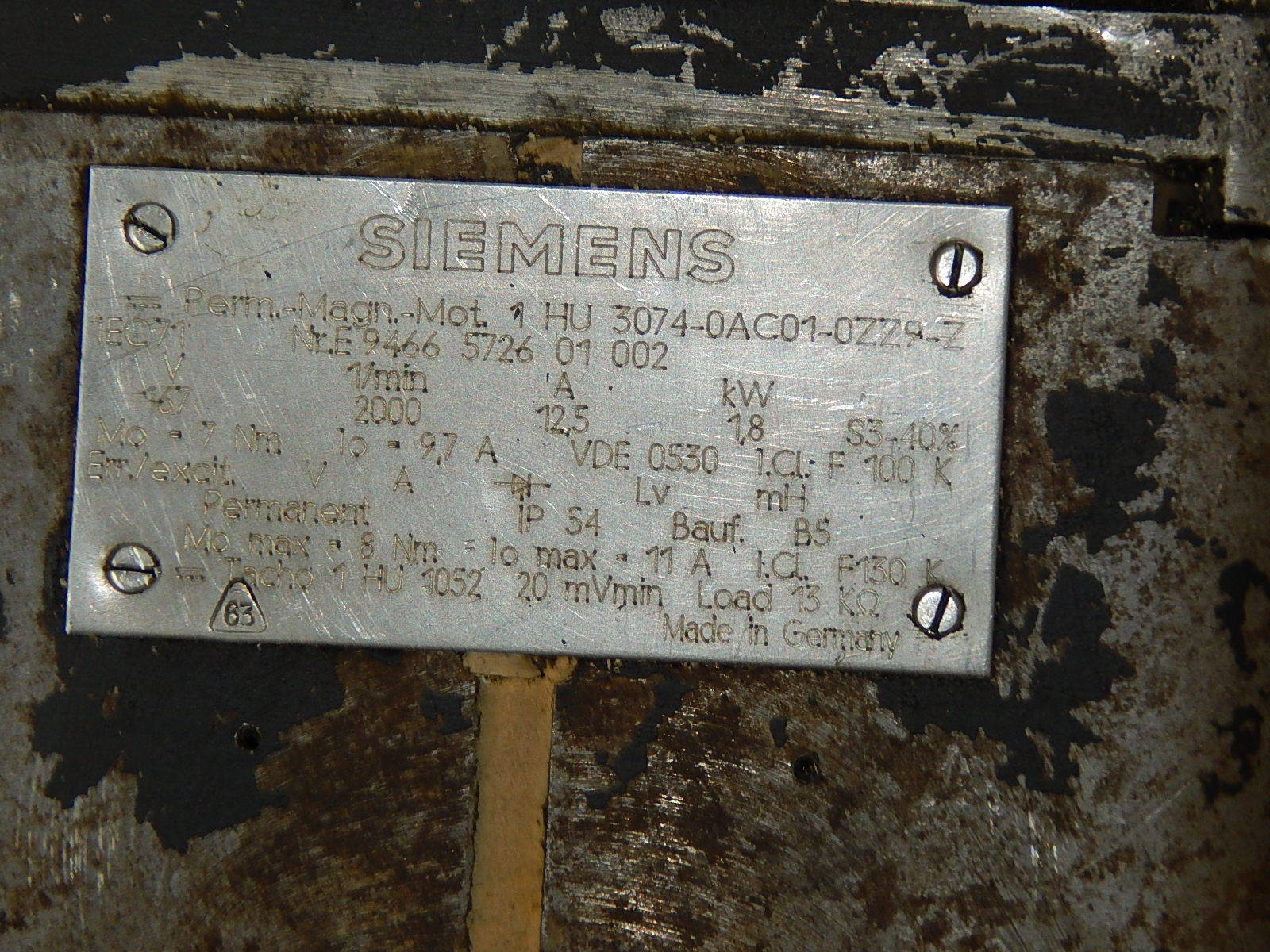 SIEMENS PERMANENT-MAGNET-MOTOR   1HU3074 -0AC01 -0ZZ9 -Z Used