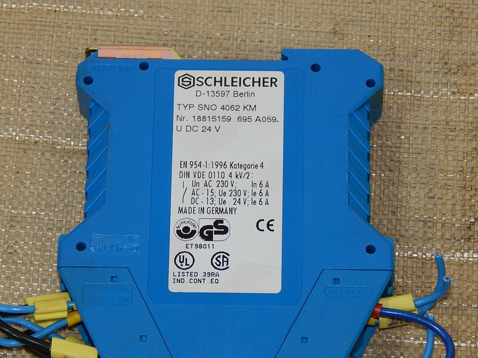 Schleicher SNO-4062 KM Sicherheit Relais 24V  used
