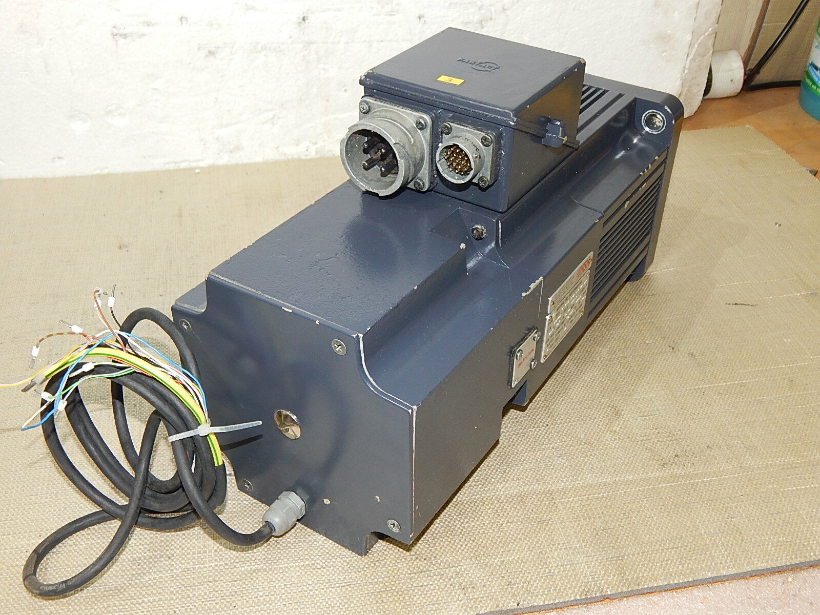 SERVOMOTOR FAS 2 060 040 17 02 02 // FAS2060040170202TACT VICKERS Used