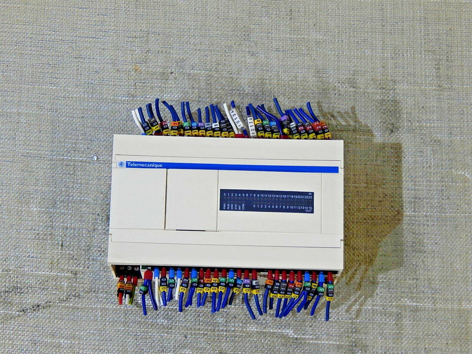 TWIDO TWDLCAA40DRF  TELEMECANIQUE  USED