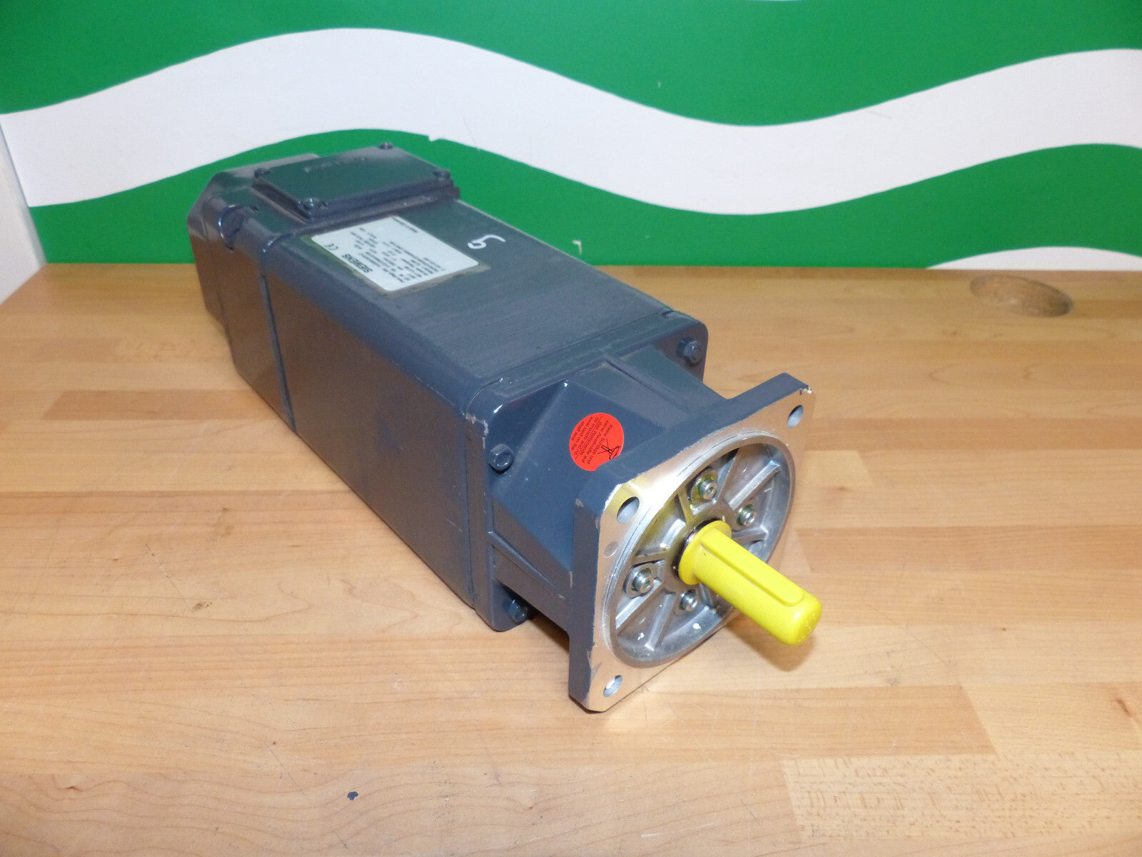 Siemens 3~Permanent Magnet Motor  1 HU3056-0AF01-Z  Used