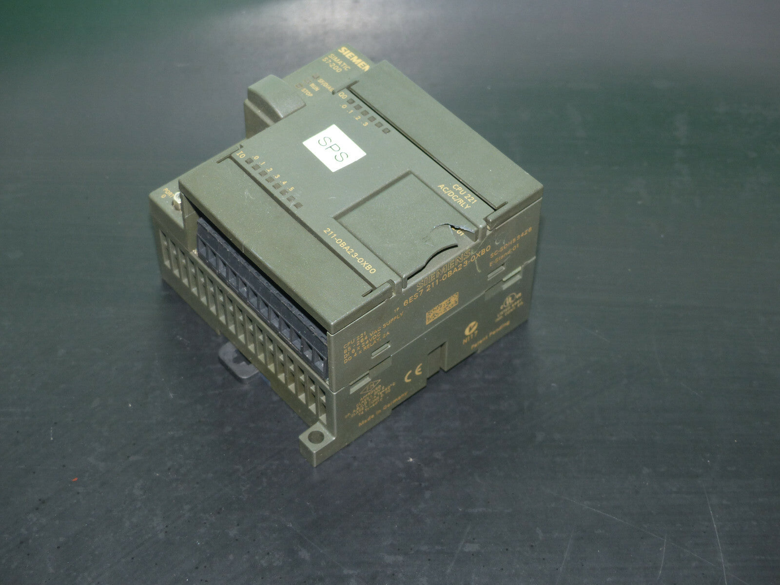 Siemens 6ES7 211-0BA23-0XB0 (Deckel beschädigt) S. Bilder