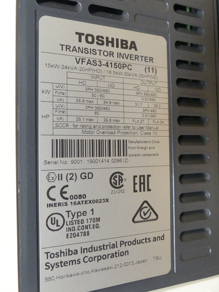 TOSHIBA INVERTER VFAS3-4150PC 15KW-24KVA leicht beschädigt s..Bilder