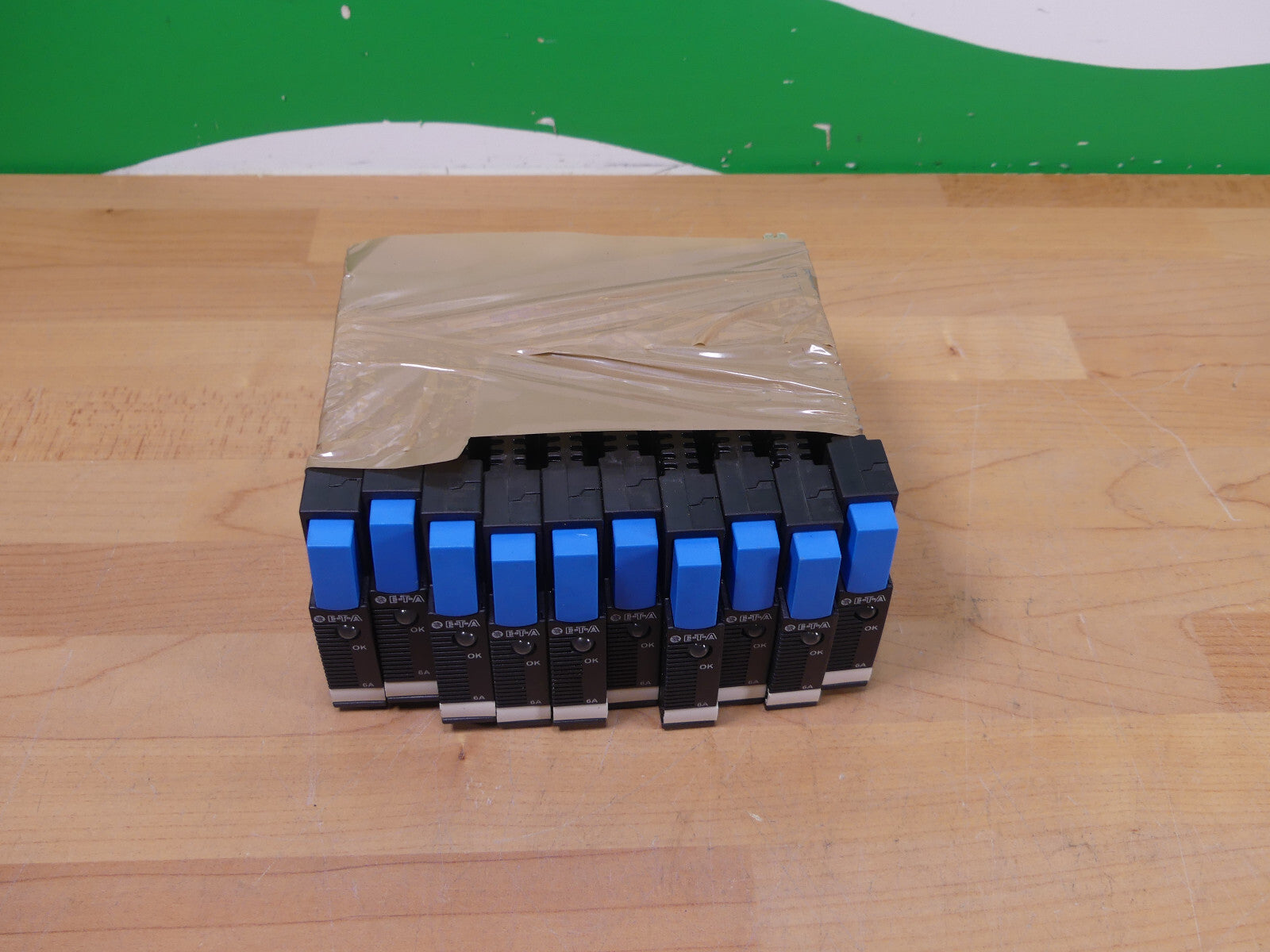 10 X E-T-A Elektronischer Schutzschalter ESS20-003-DC24V-6A