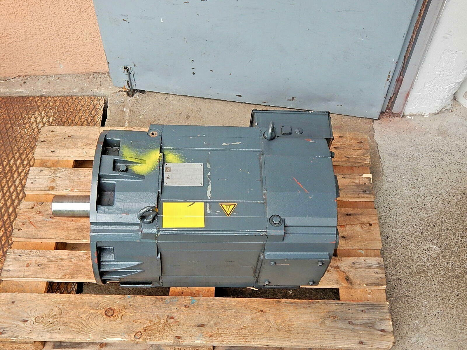 Siemens 1PH8 184-1MC220AA1-Z // 1PH8184-1MC220AA1-Z used