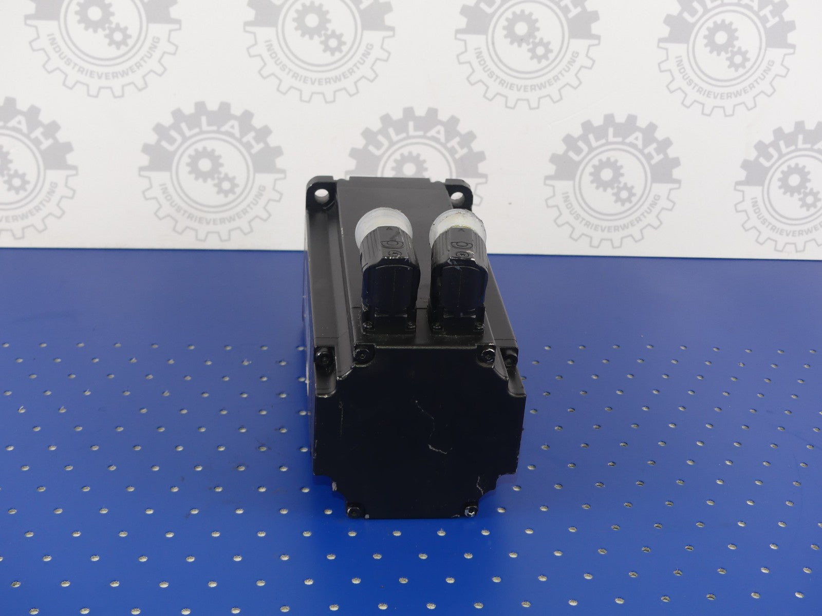 B&R 8LSA44.E3030D300-0 Rev.C3 Servomotor