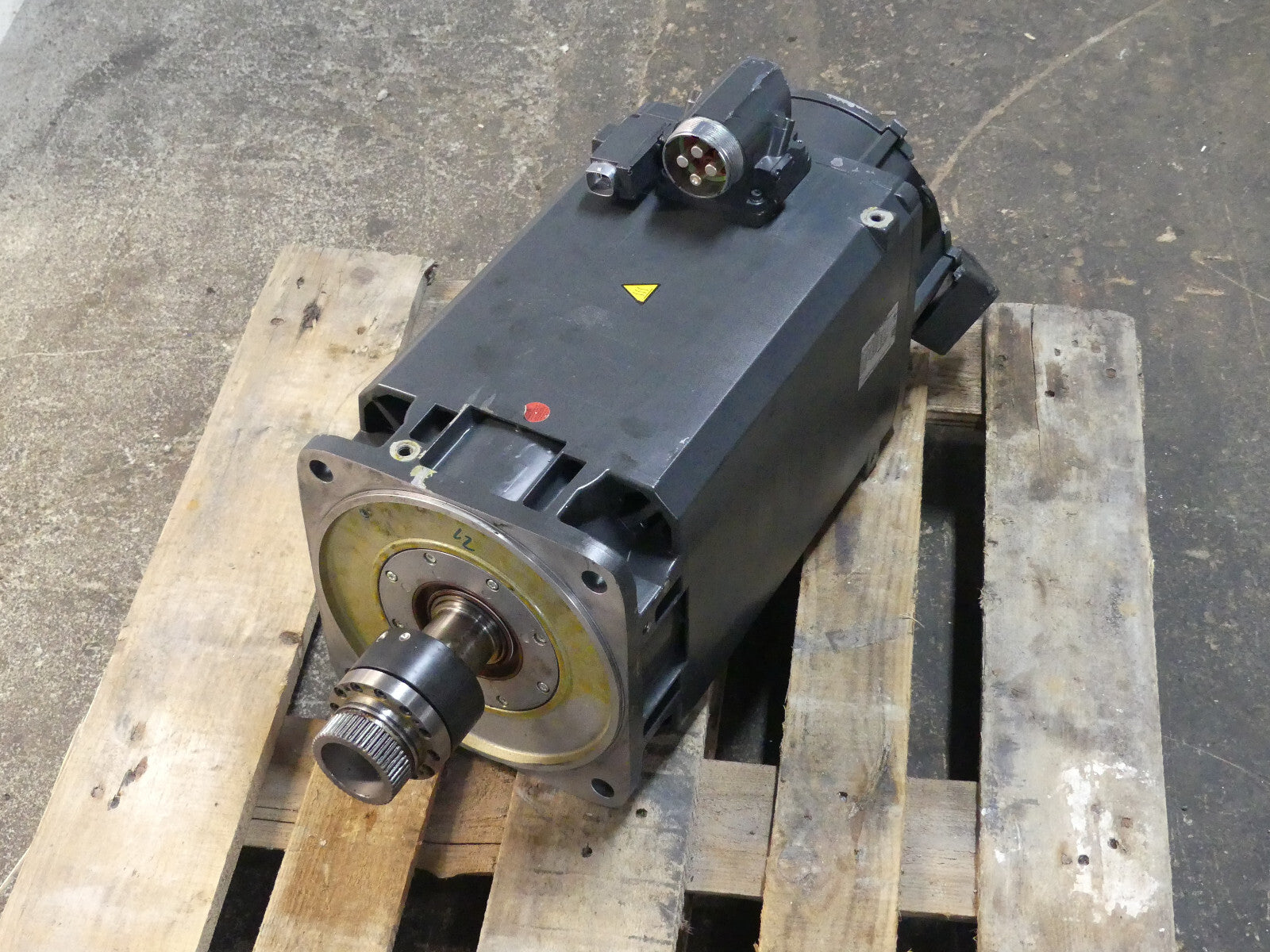 Siemens 1PH8137-1DD02-0CE1-Z (leicht beschädigt)