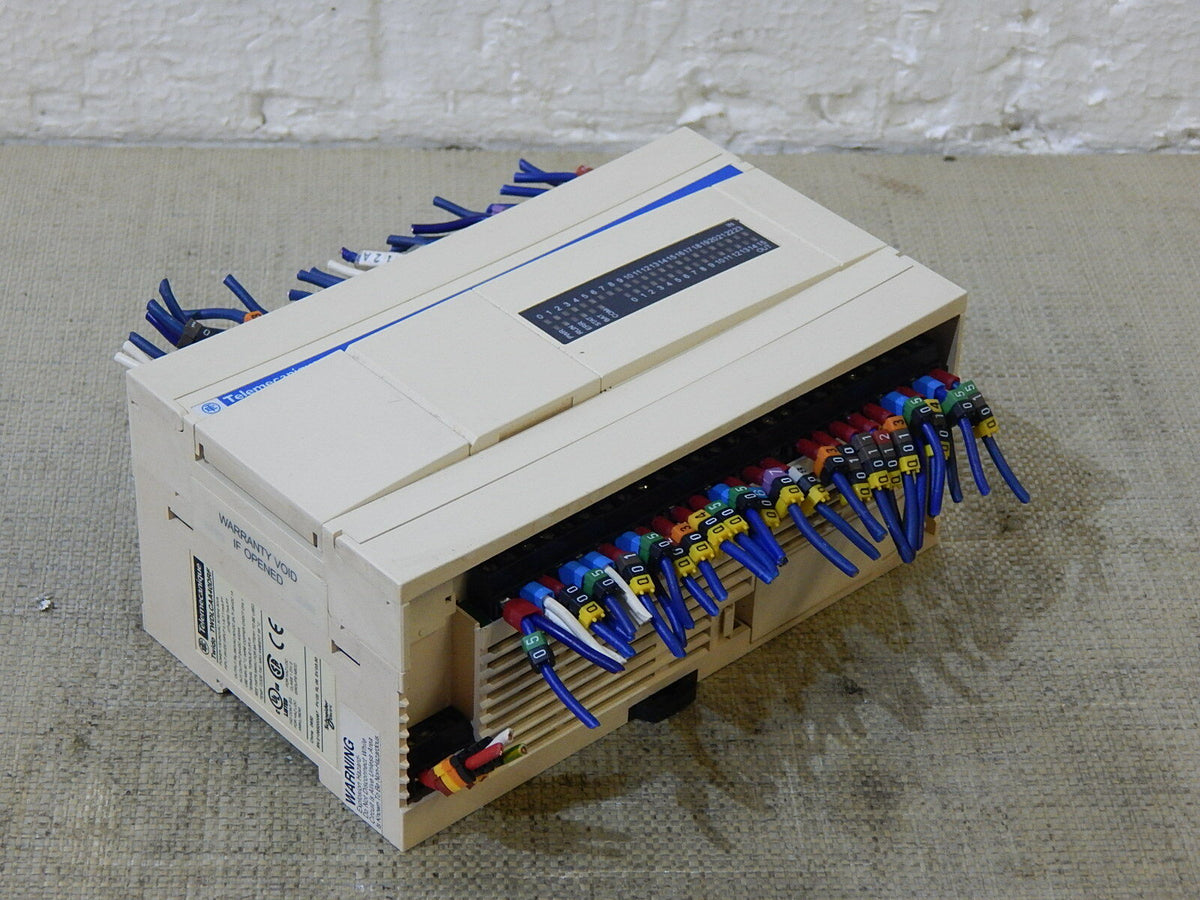  TWIDO TWDLCAA40DRF  TELEMECANIQUE  USED