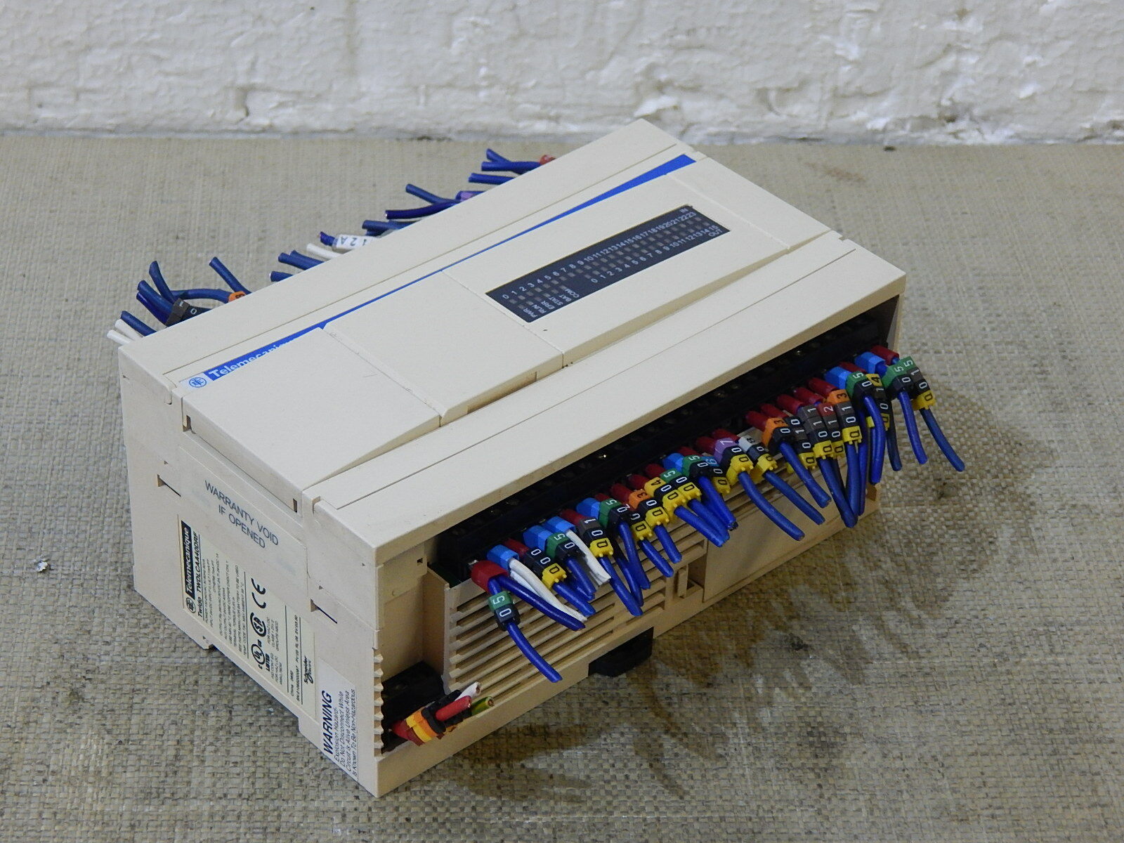  TWIDO TWDLCAA40DRF  TELEMECANIQUE  USED