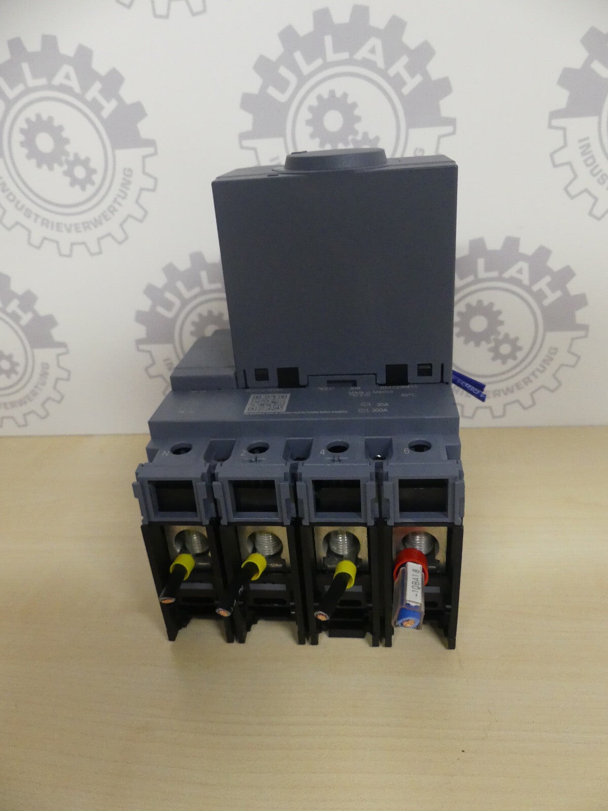 Siemens 3VA5130-6ED41-0AA0 3VA9137-OPK11